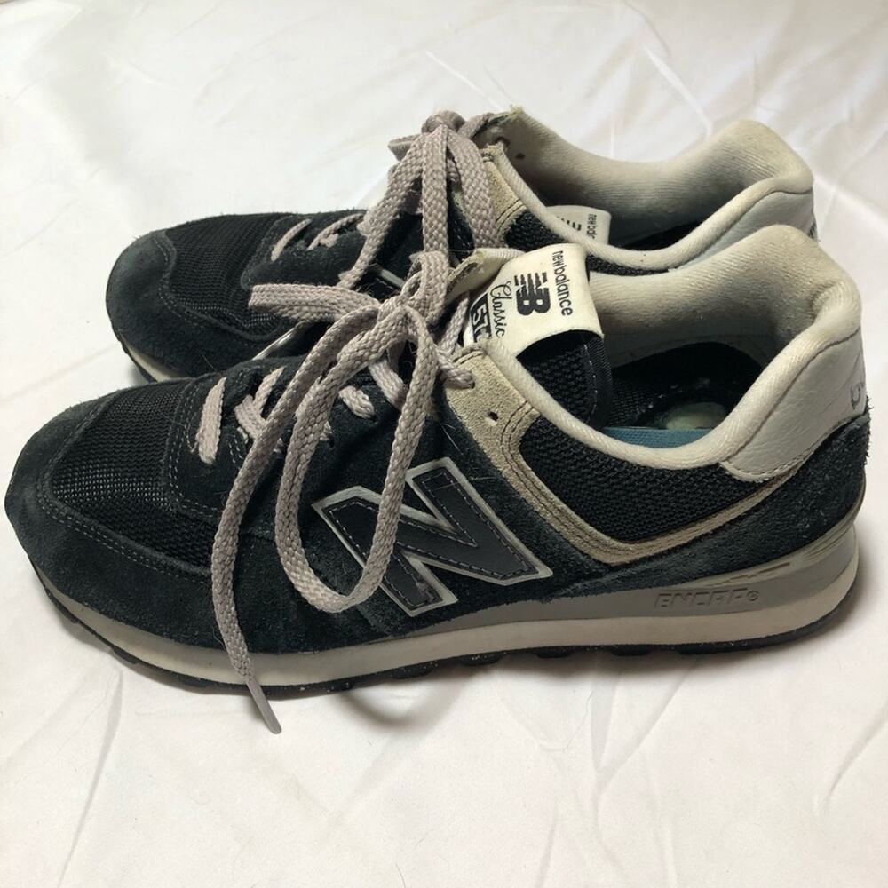 New Balance Black and Gray Classic Sneakers